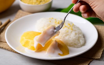Riso glutinoso al cocco con mango