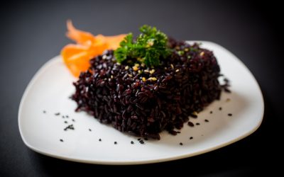 Riso nero integrale con salmone